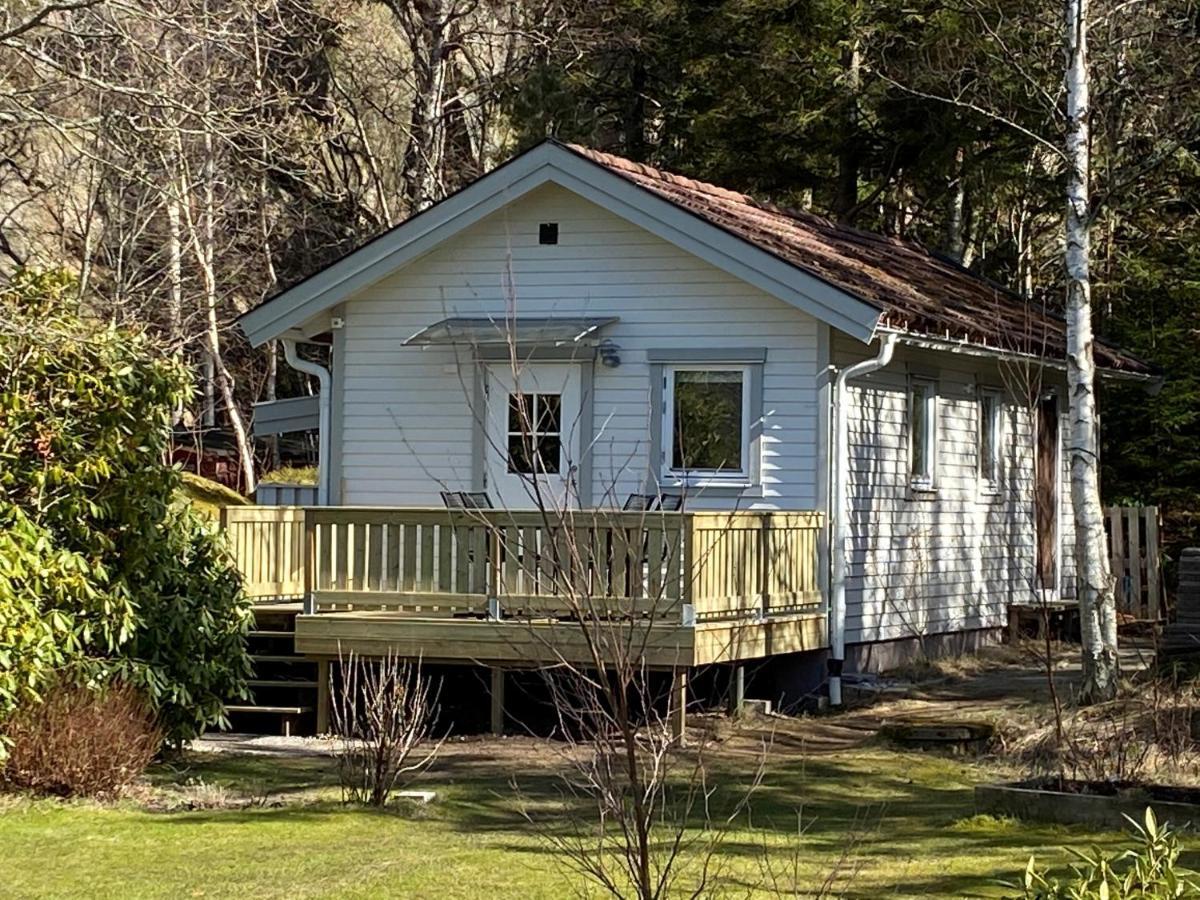 Stuga I Naturskoent Omrade Pa Vaestra Tjoern Saby 外观 照片