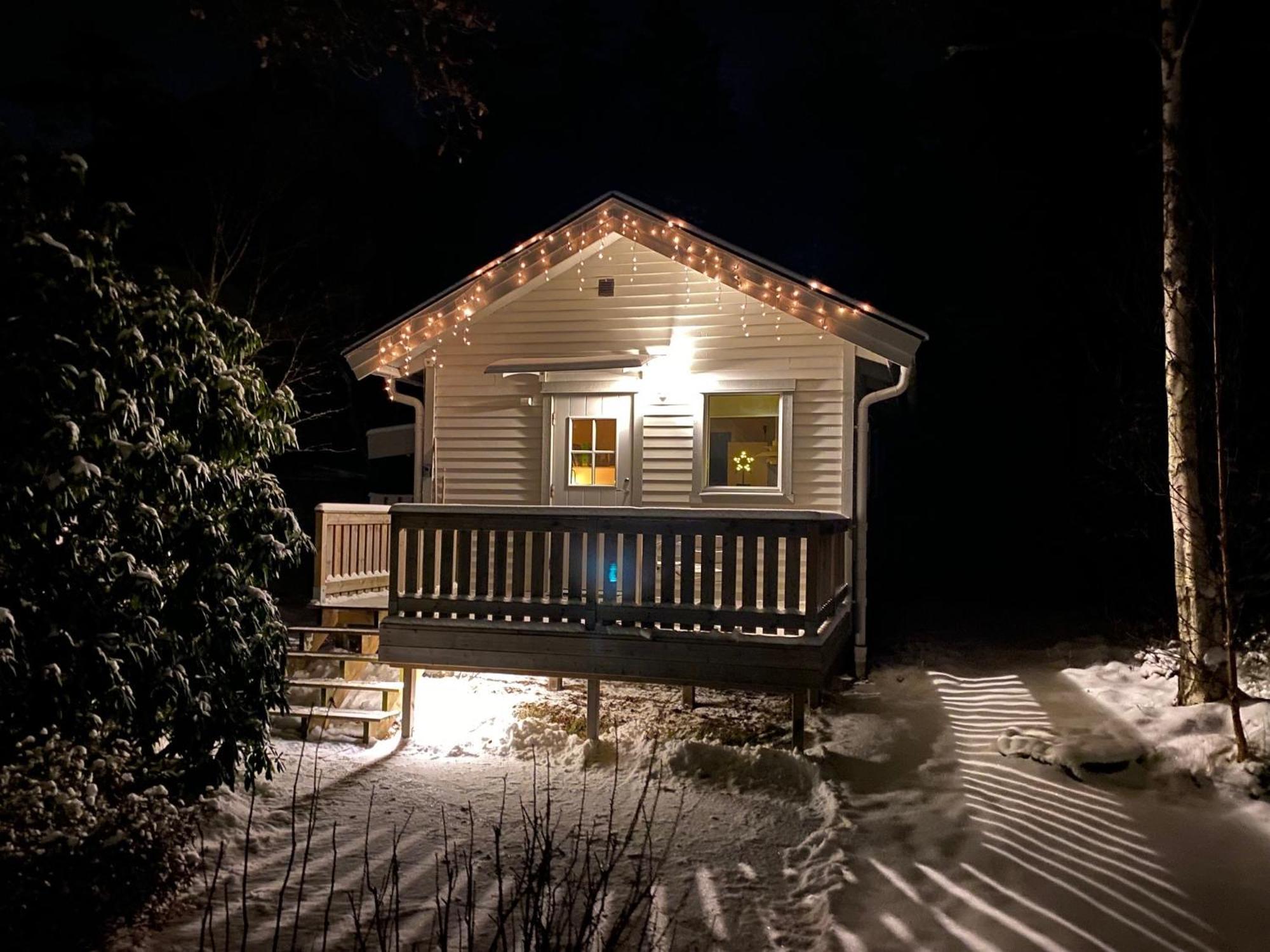 Stuga I Naturskoent Omrade Pa Vaestra Tjoern Saby 外观 照片