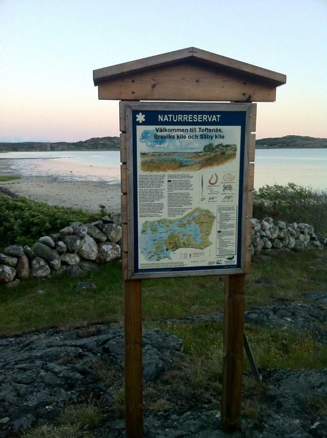 Stuga I Naturskoent Omrade Pa Vaestra Tjoern Saby 外观 照片