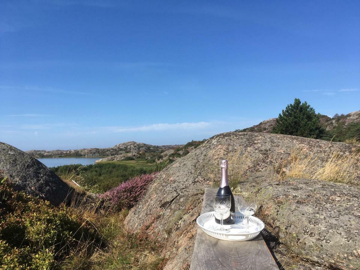 Stuga I Naturskoent Omrade Pa Vaestra Tjoern Saby 外观 照片